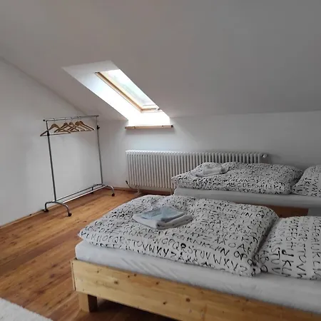 アパート Auf Dem Kuenstlerhof